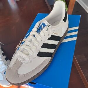 Adidas Samba women’s nine